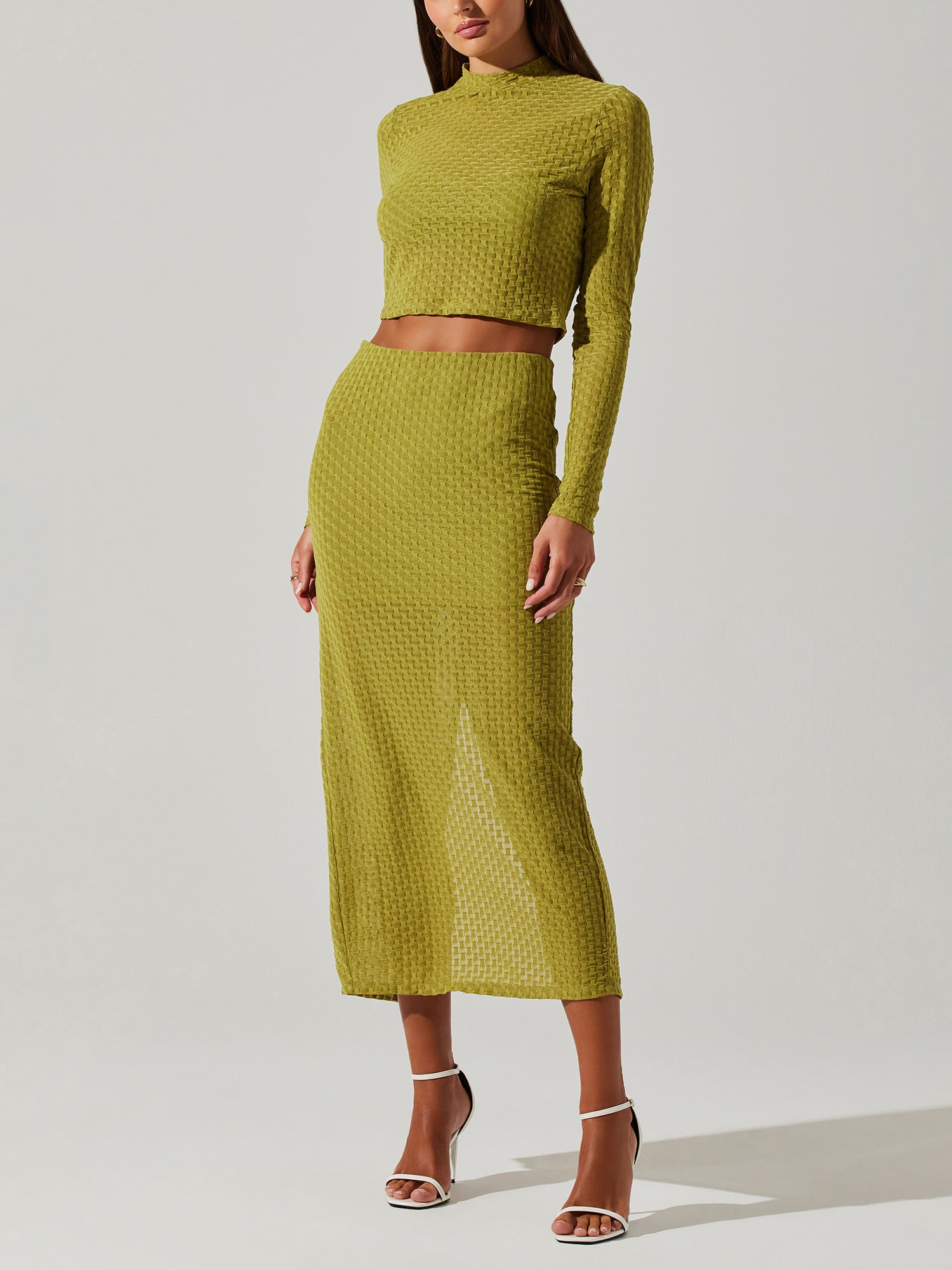 ASTR Long Sleeve Cropped Sweater